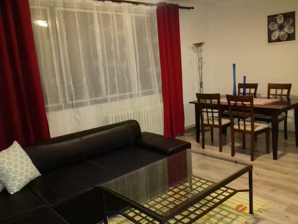Apartman Hugo Ческе-Будеёвице Экстерьер фото